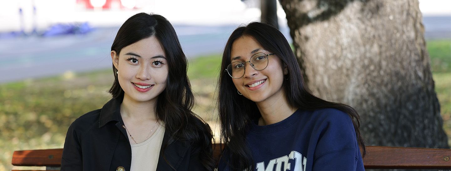 friend girls sitting in garden